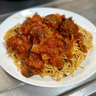 トマトソースパスタ