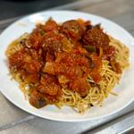 トマトソースパスタ