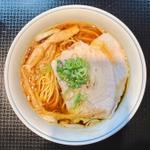 水と鶏醤油ラーメン