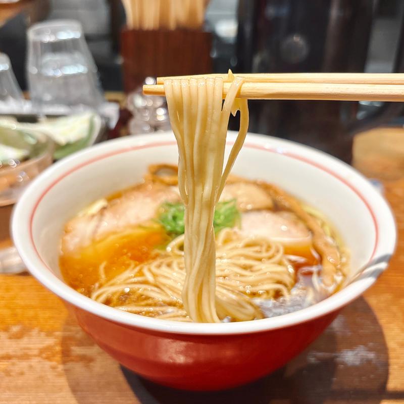ワンタン醤油ラーメン(ラーメン屋 トイ・ボックス)