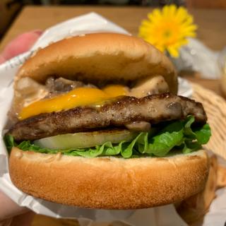 マッシュルームチーズバーガー