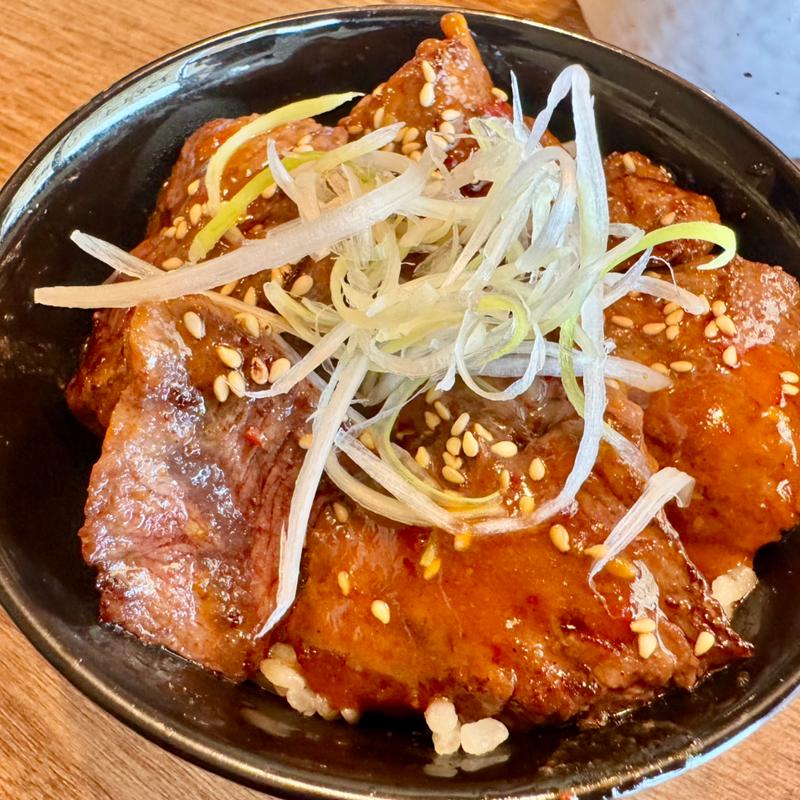 限定牛ハラミ丼(らぁ麺 行田屋)