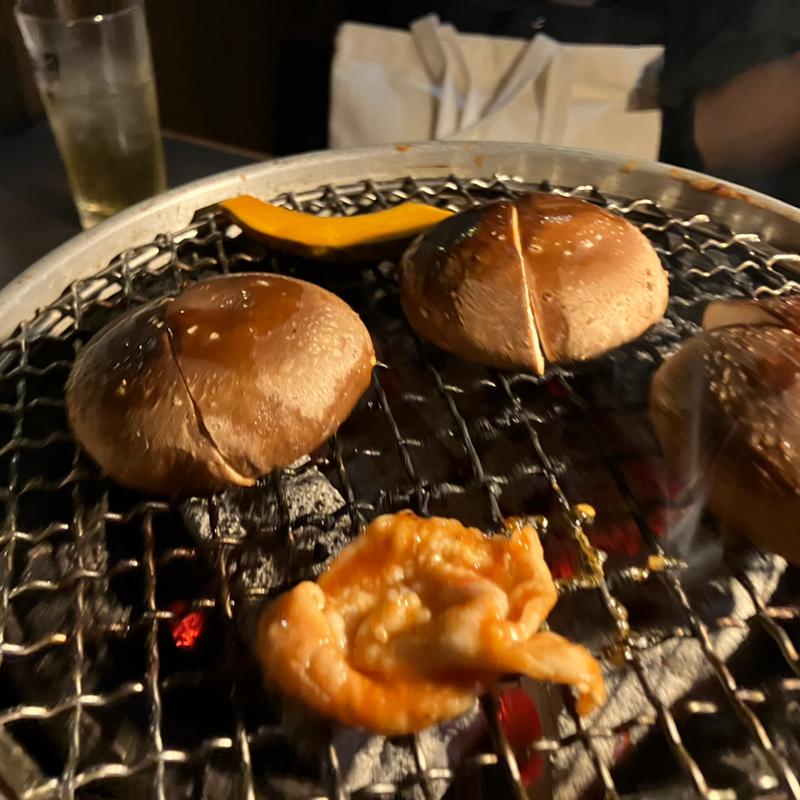 大きい大きい椎茸焼き(炭火焼肉ピカソ本店)