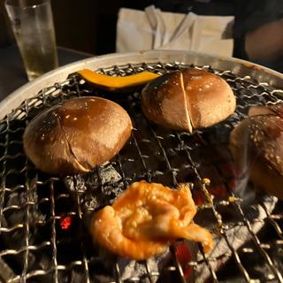 大きい大きい椎茸焼き(炭火焼肉ピカソ本店)