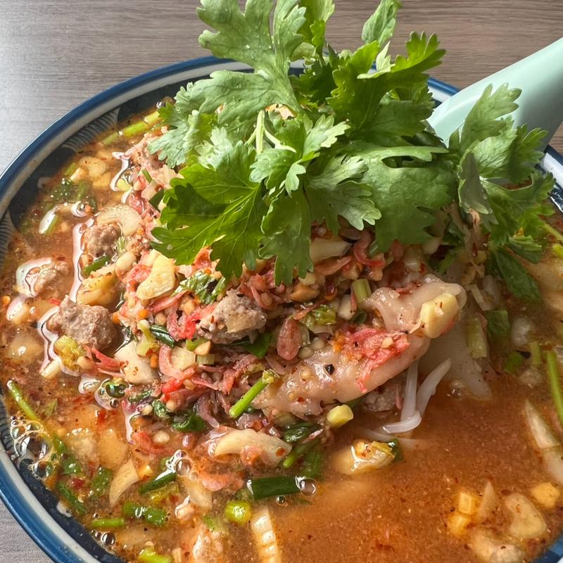 サクラ麺(バーン・メイ)