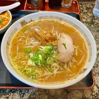 みそラーメンの定食(サッポロラーメン 熊ちゃんの店 名駅店)