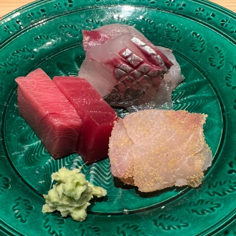 刺身盛り合わせ　南鮪　関アジ　九絵カラスミ和え(寿し 笙（Hotel 坐樂閑）)
