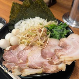 ネギチャーシュー麺　うずら玉子