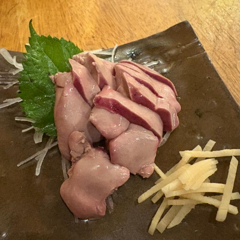 鶏の白レバー刺し(居酒屋 イズミヤ)