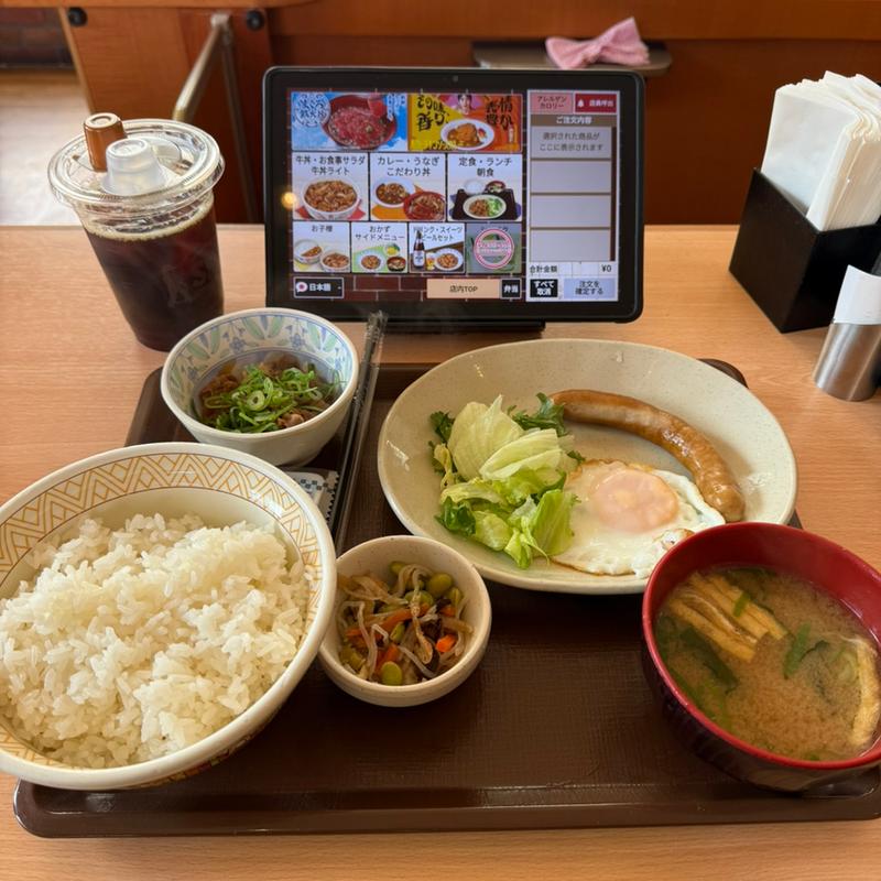 牛小鉢ソーセージエッグ朝食　アイスコーヒーL(すき家 川口末広店)