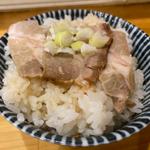 ミニチャーシュー丼