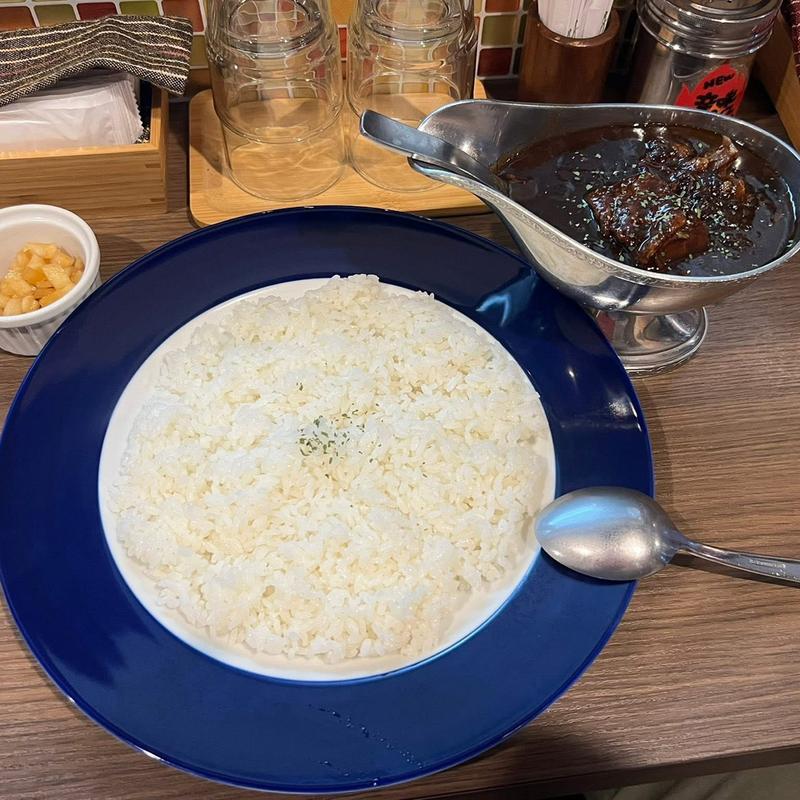 黒毛和牛ビーフカレー ライス大盛り(元町欧風カレー タンガロンガ)