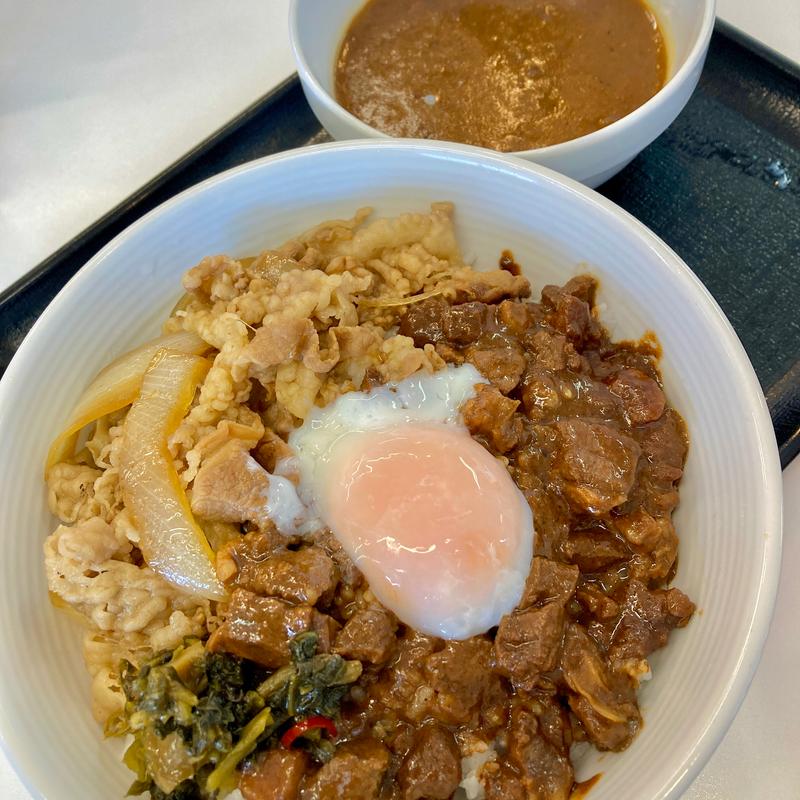 牛魯肉飯（ルーローハン）   ご飯大盛り、牛魯珈（ろか）カレー（ルーのみ）(吉野家 １号線山科店 )