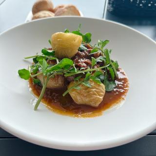 ブランド豚　神戸ポークの網焼き　ふじりんごのロースト　クレソンサラダ