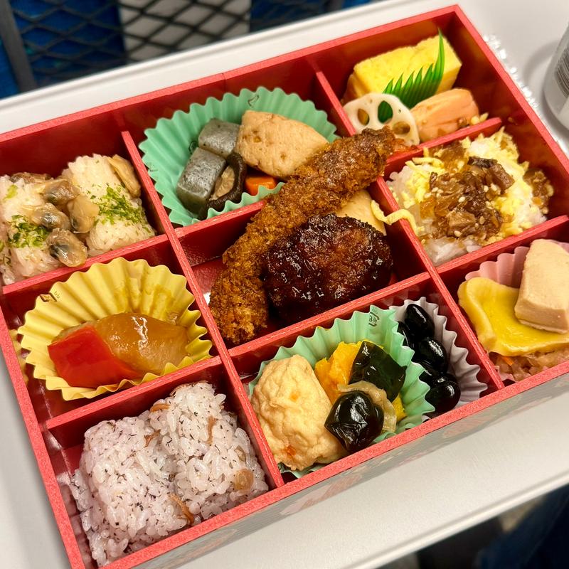 特製幕之内弁当(駅弁屋 祭 )