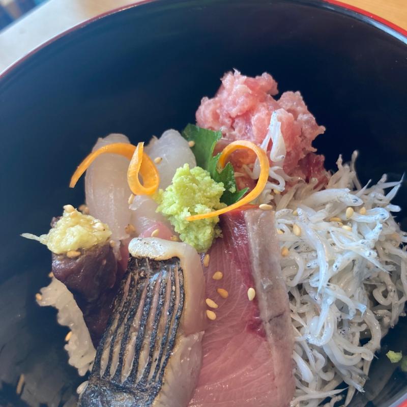 海鮮丼(お料理 とみやま)