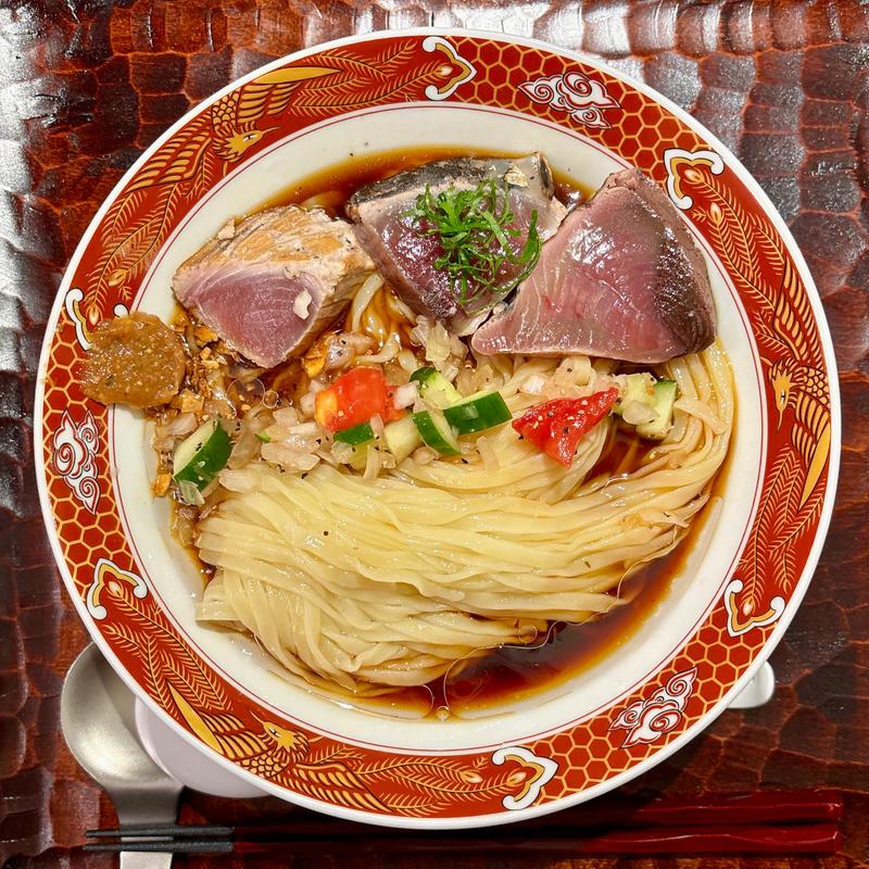 藁焼き鰹の冷やし中華(饗 くろ㐂)