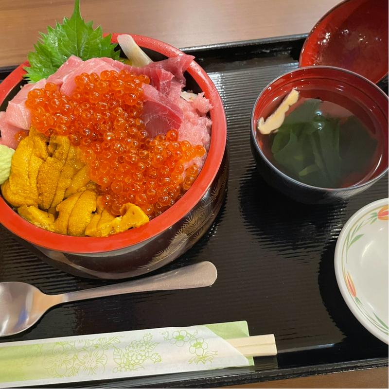 三食丼(すし食堂　おはん )