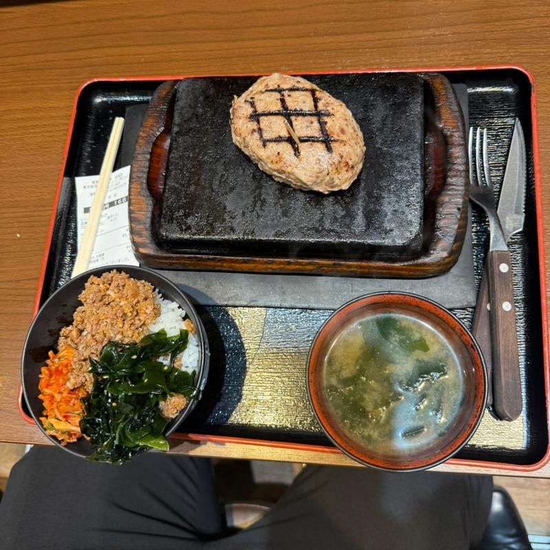 ハンバーグ(感動の肉と米 新橋店)