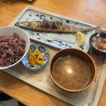 秋刀魚の塩焼き定食