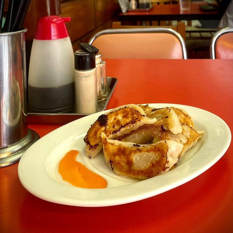 餃子(中華料理 新香苑)