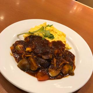 ガトー仕立てのオムライス〜秋のデミミートソース