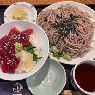 鮪漬け丼と蕎麦（大）