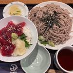 鮪漬け丼と蕎麦（大）