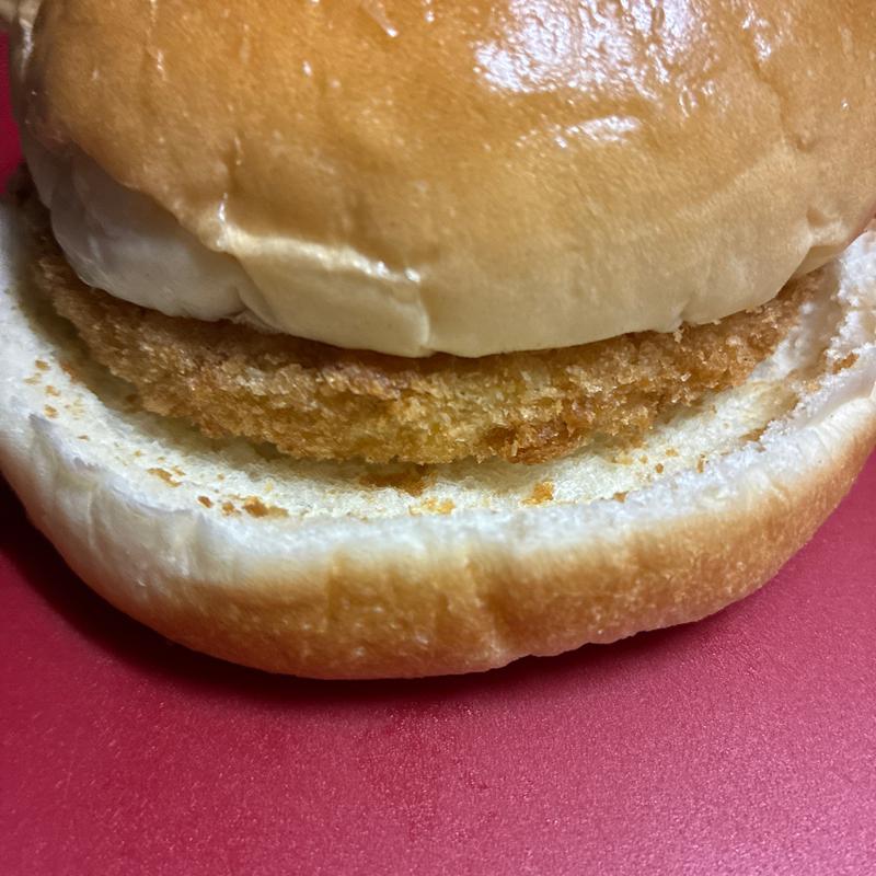 カレーコロッケバ－ガ－（CoCo壱番屋監修）(ファミリーマート 札幌国際ビル店)