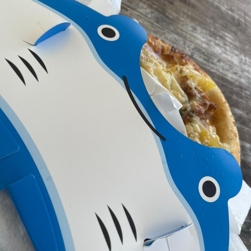 ONE HAND PIZZA(Cafe MOREMARE)