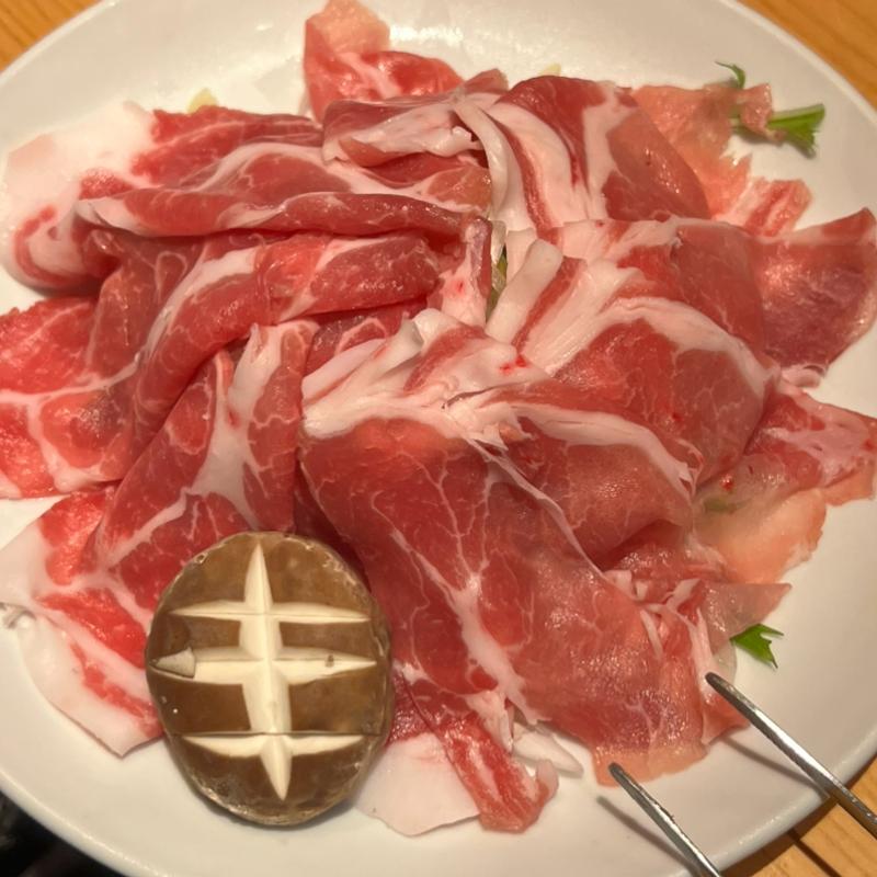 しゃぶしゃぶ食べ比べ　薩摩黒豚　茶美豚(とんかつと、しゃぶしゃぶ。黒豚ふくや)