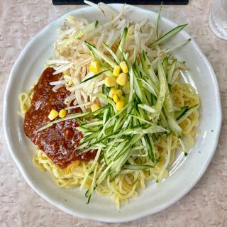 ジャージャー麺