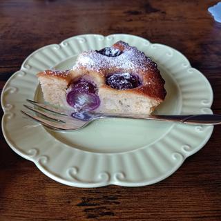 マンデリンとぶどうのケーキ