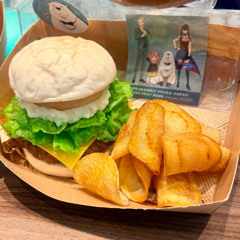 ボンドのホワイトバンズハンバーガー(大阪ヘルスケア パビリオン)