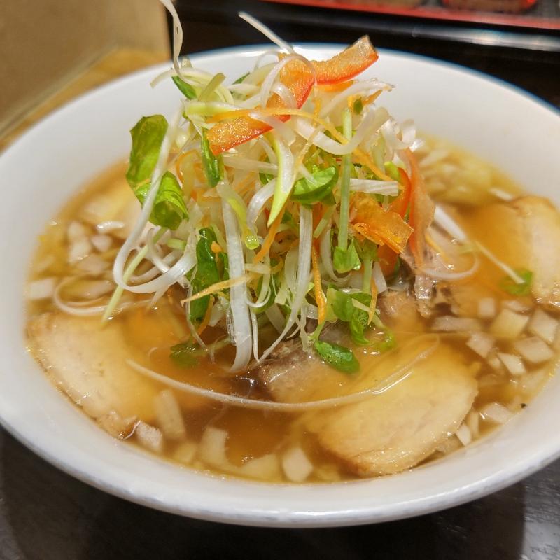 季節野菜の生姜醤油ラーメン(喜多方ラーメン 坂内 石川町店)
