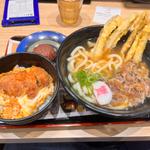 肉ごぼ天うどん(資さんうどん 両国店)