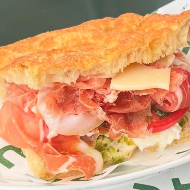 モルタデッラxピスタチオソースx自家製リコッタ(TUTU)