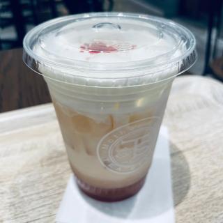 芳醇アップルのクリームミルクティー