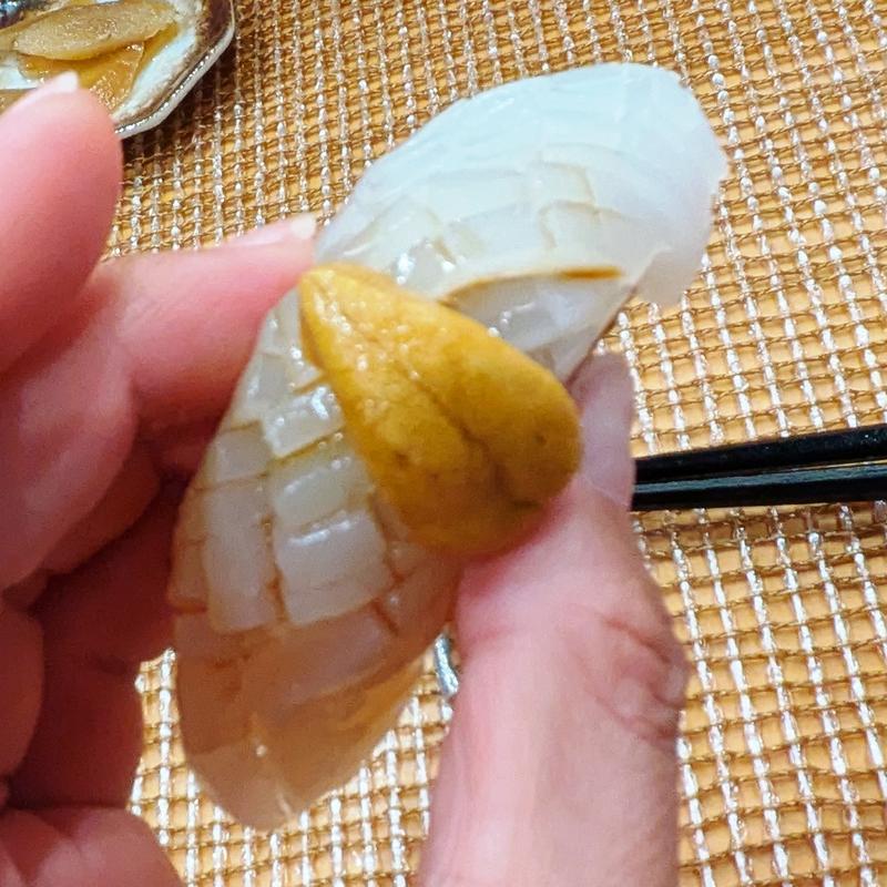 烏賊の雲丹乗せ(寿司 龍宮城)