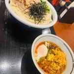 旨辛豚つけ汁うどん 