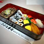 握りと助六のそば弁当