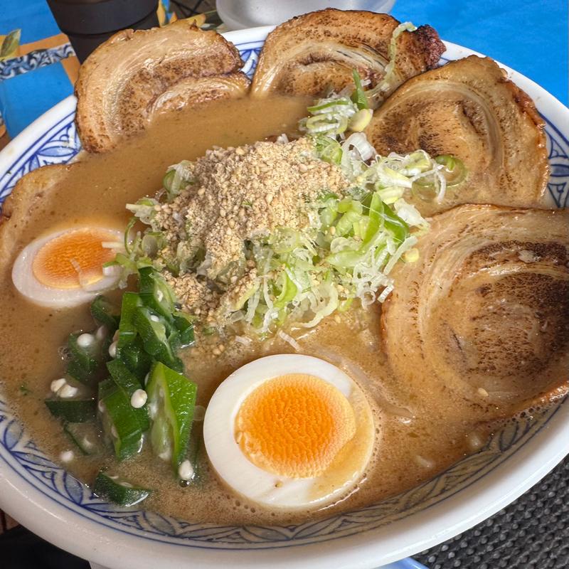 お肉たっぷり肉ラーメン(手作り餃子福栄餃子店)