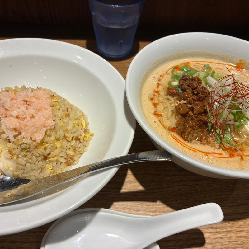 担々麺と海鮮チャーハンセット(かにチャーハンの店 横浜店(JOINUS DINING))