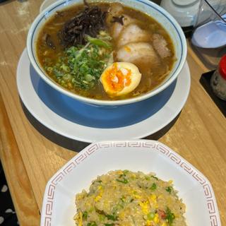 味噌ラーメン　半チャーハン