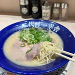 豚骨ラーメン