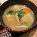 肉野菜塩こうじ炒め定食、たっぷり野菜の麦みそ汁(大戸屋ごはん処 川崎銀柳街店)