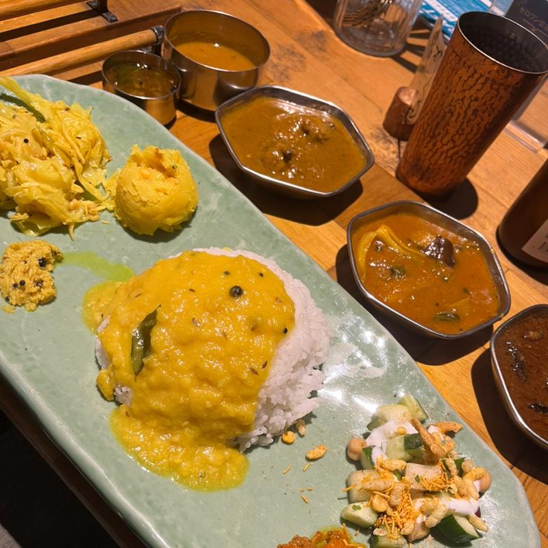 カレー3種のミールス(ゼロワンカレー a.o.d.)