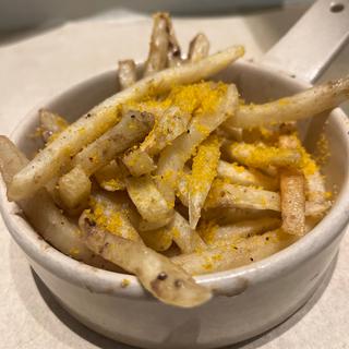 唐墨とアンチョビバターフライドポテト(焼貝とお酒 貝貝貝~ごひいき~)