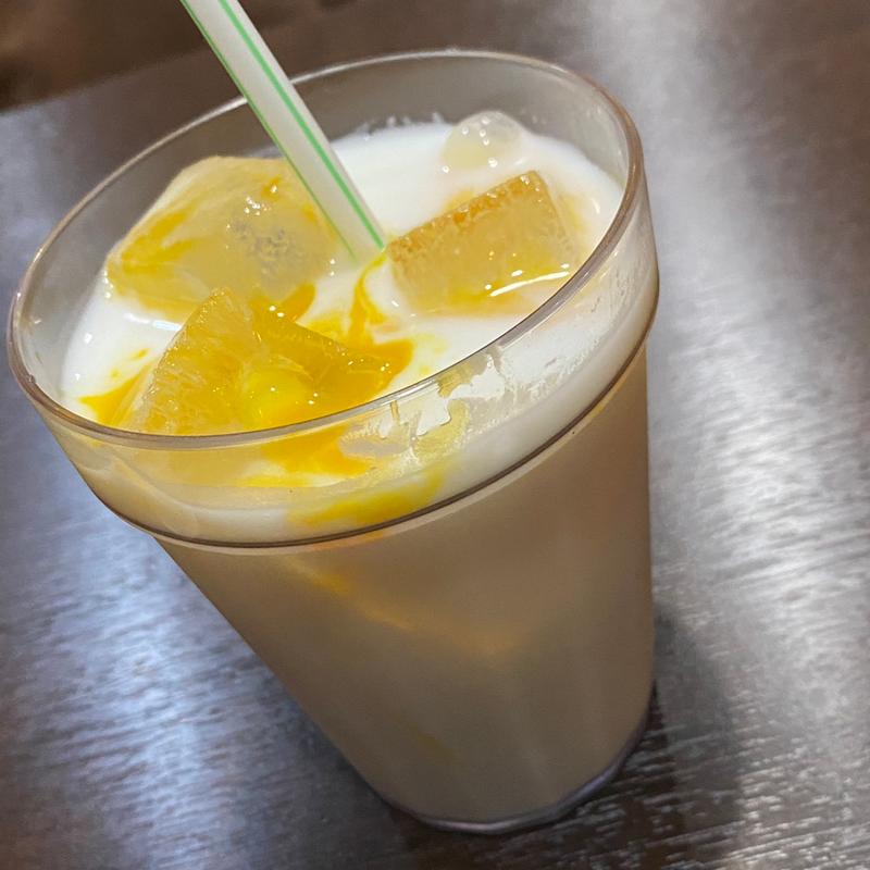 マンゴーラッシー(ビスミラレストラン)