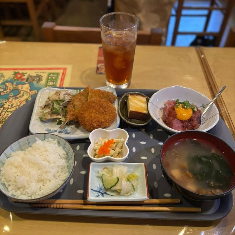 マグロユッケと鯵フライ&クリームコロッケランチ(旬彩 和み屋 美屋嶋)